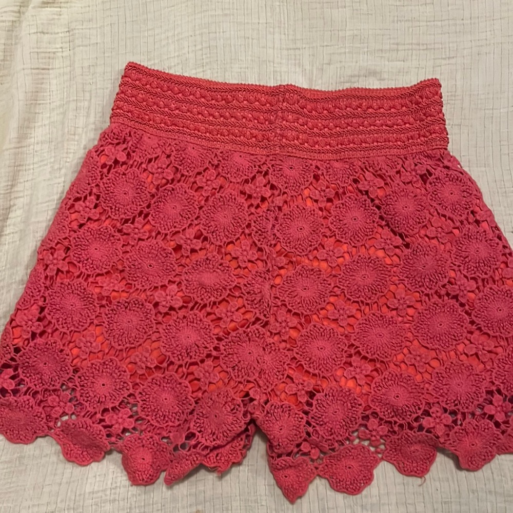 Altars state lace shorts
